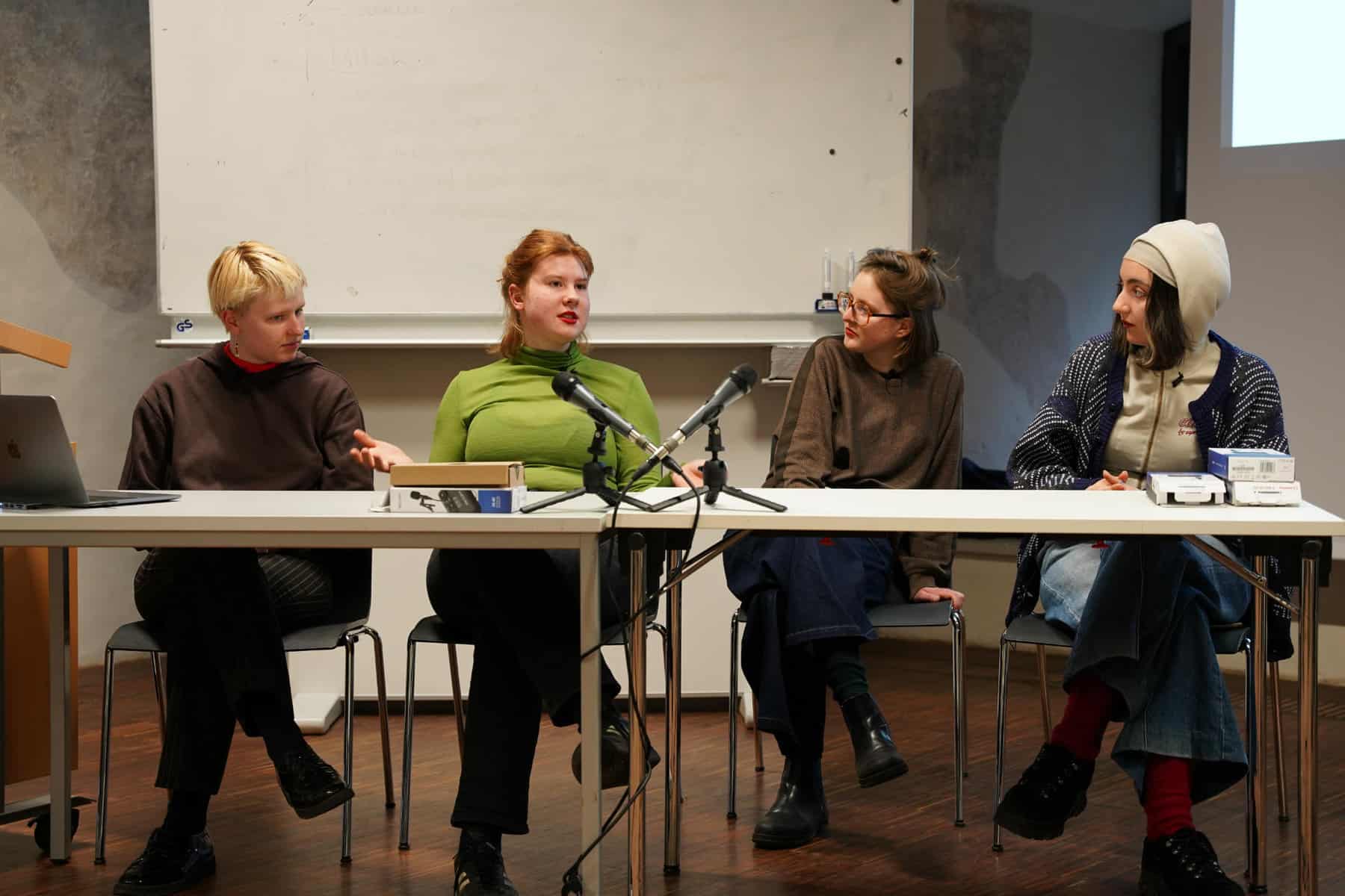 Lucie Frahm, Leni von der Waydbrink, Clara Dönicke, Melek Halici
